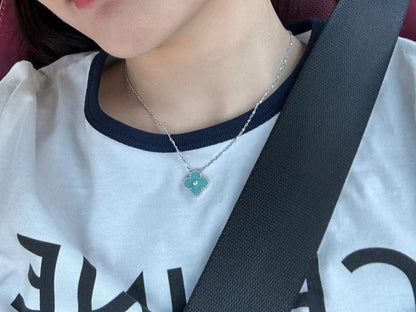 [✨ROSE✨]CLOVER 1 DIAMOND LIGHT BLUE SILVER NECKLACE