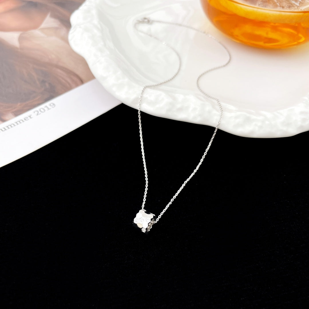 [✨ROSE✨]BEE MINI PEDANT DIAMOND NECKLACE