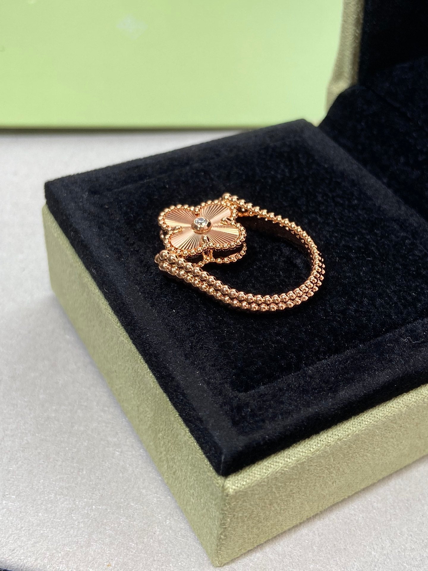 [✨ROSE✨]CLOVER RIVERSIBLE ROSE GOLD RING