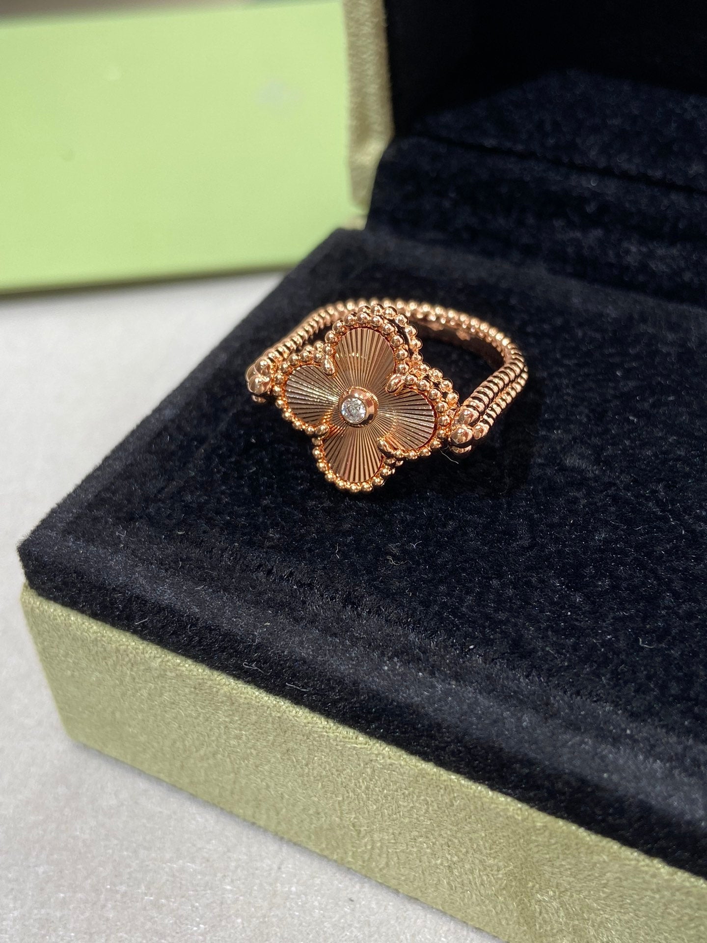 [✨ROSE✨]CLOVER RIVERSIBLE ROSE GOLD RING