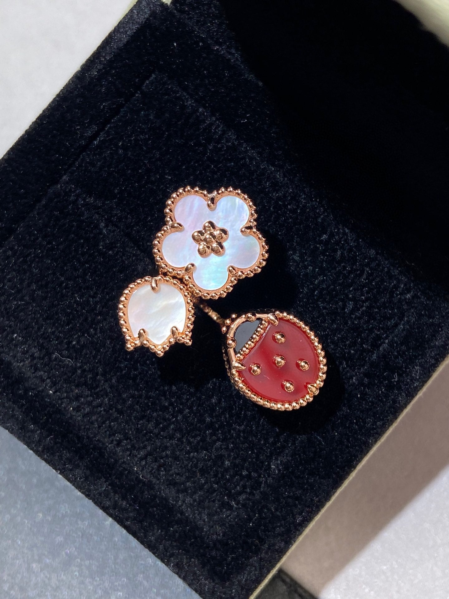 [✨ROSE✨]LUCKY 3 MOTIF ROSE GOLD RING