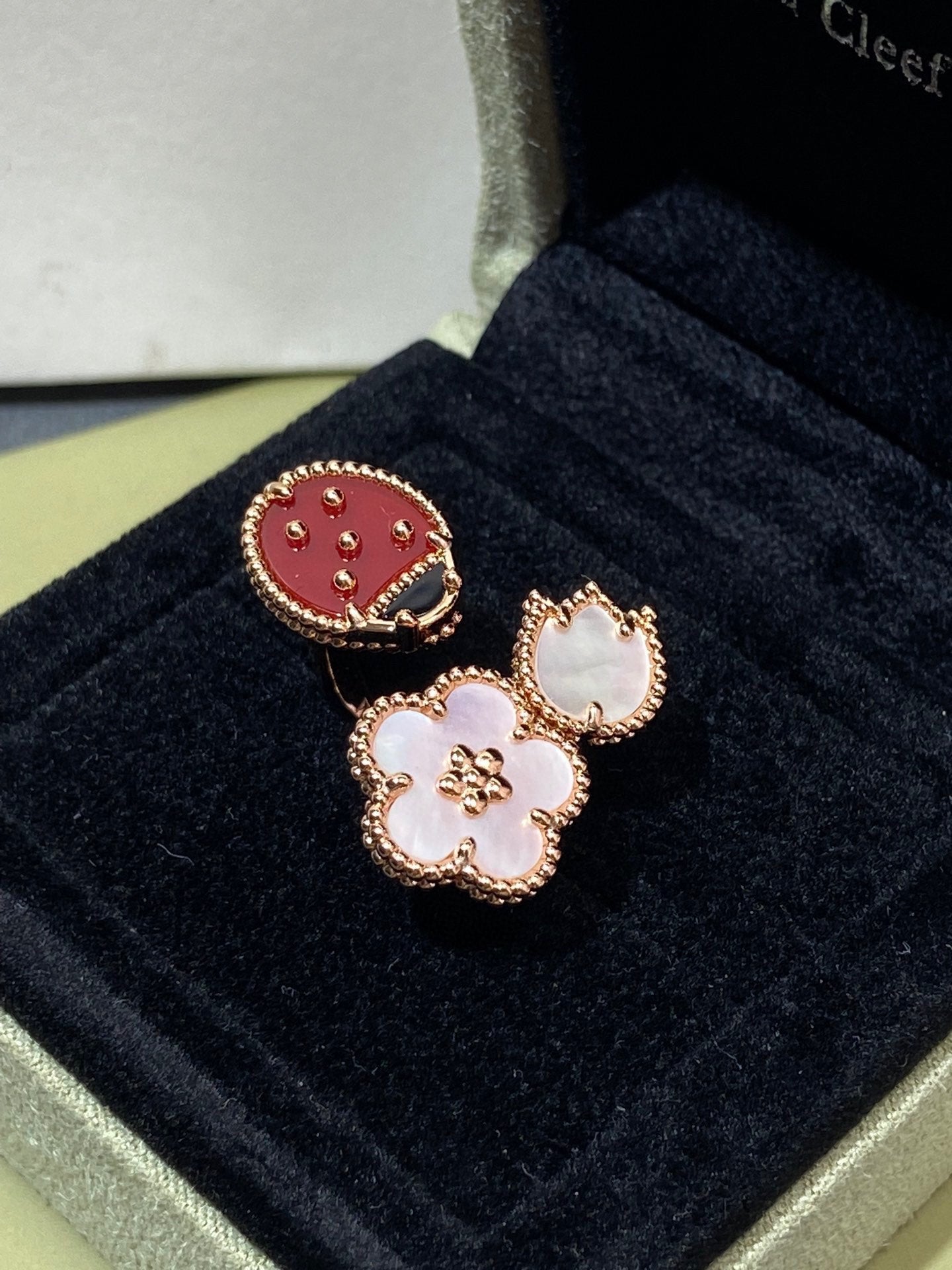 [✨ROSE✨]LUCKY 3 MOTIF ROSE GOLD RING