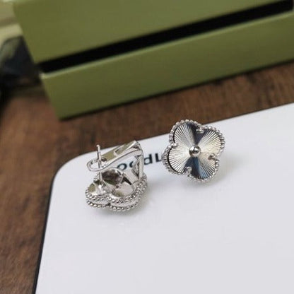 [✨ROSE✨]CLOVER MEDIUM STUD EARRINGS