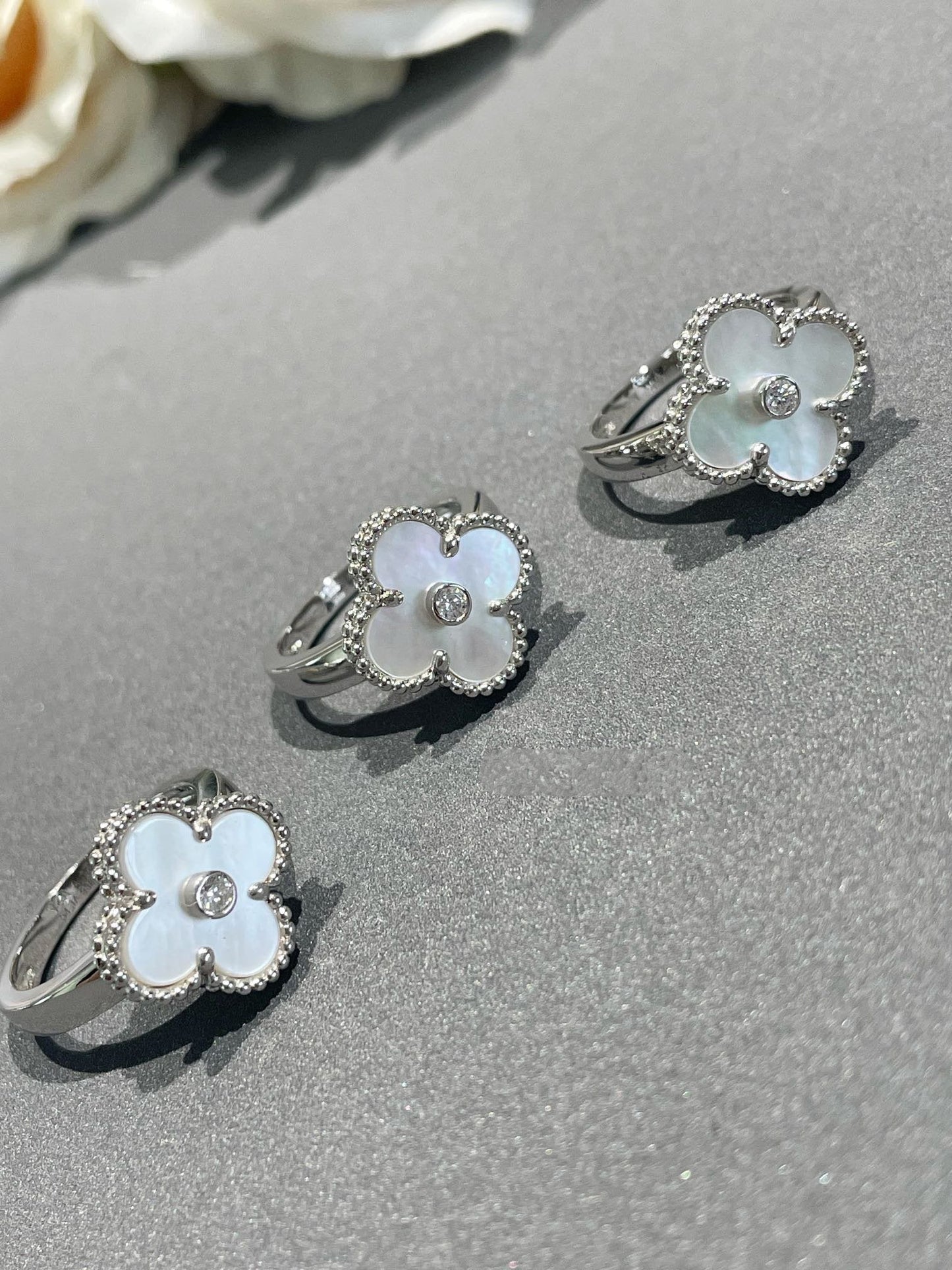 [✨ROSE✨]CLOVER SILVER MOP DIAMOND RING