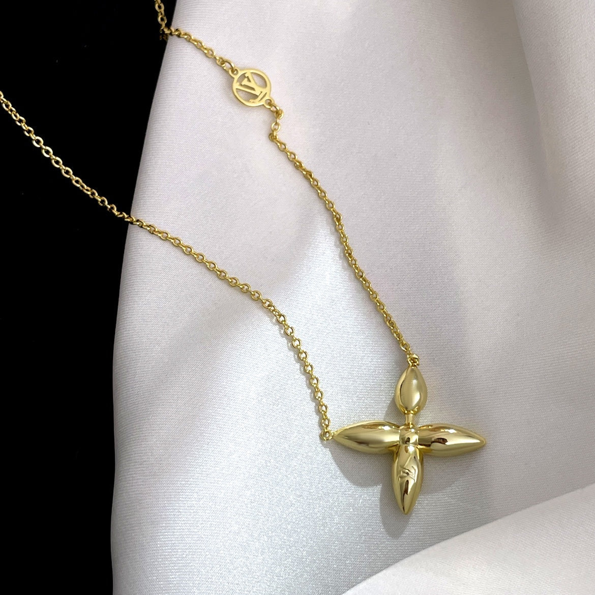 [✨ROSE✨]LOUISETTE GOLD NECKLACE