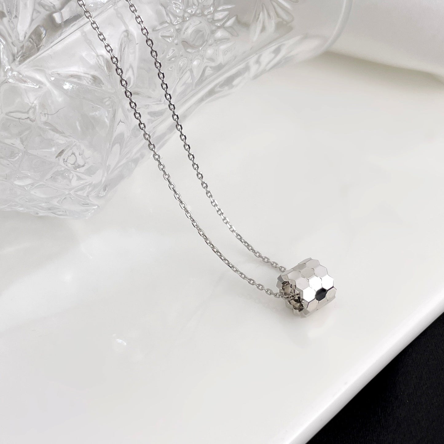 [✨ROSE✨]BEE MINI NECKLACE