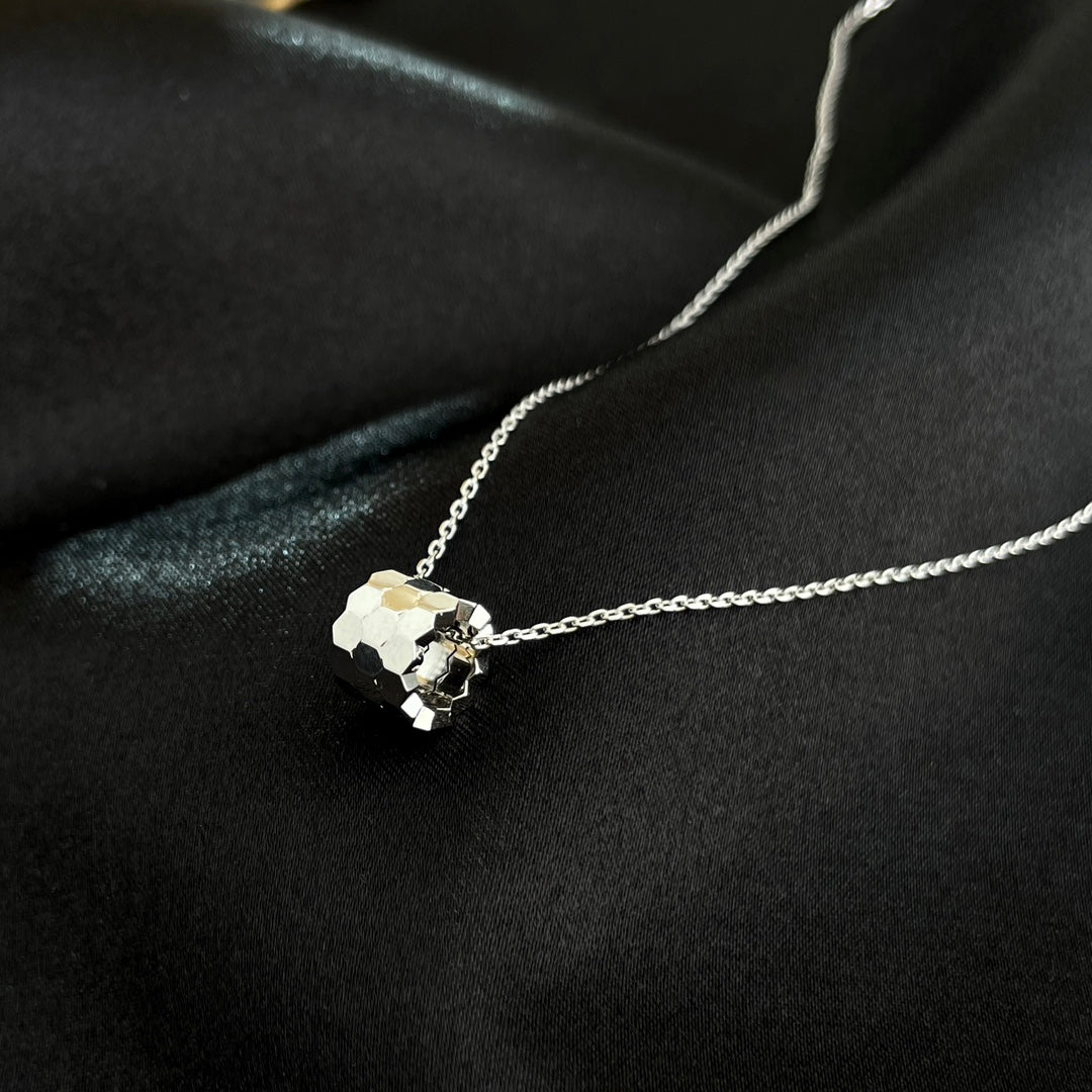[✨ROSE✨]BEE MINI NECKLACE