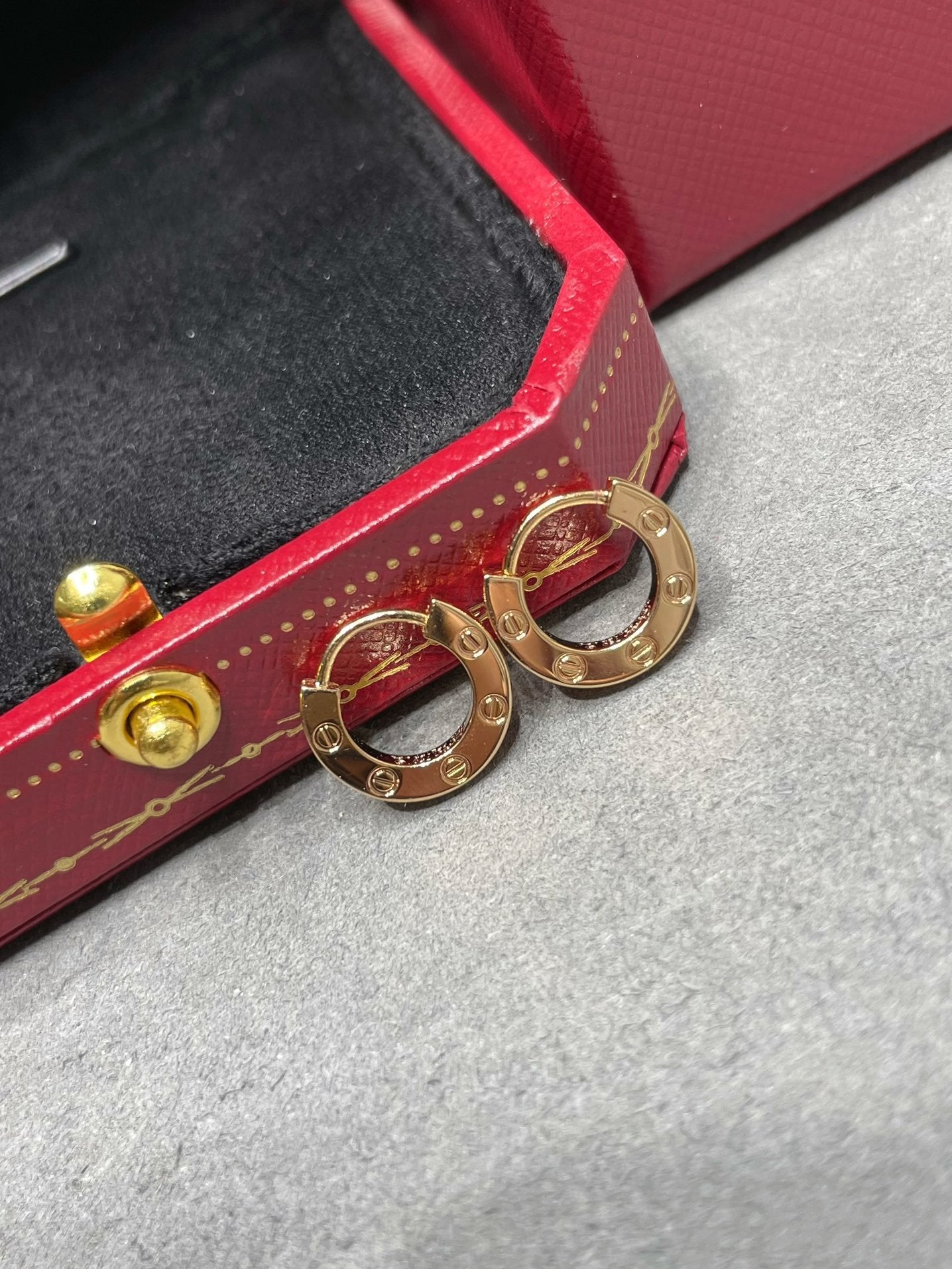[✨ROSE✨]LOVE MINI EARRINGS