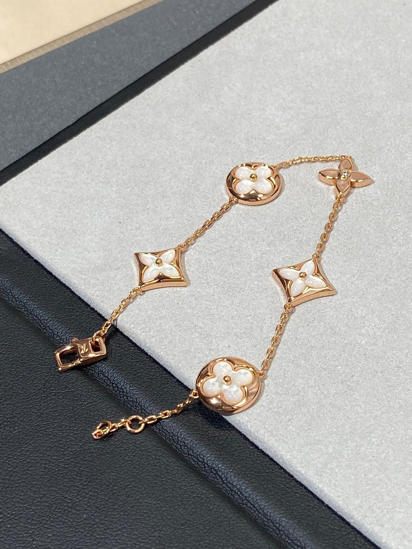 [✨ROSE✨]STAR AND SUN 5 MOTIF MOP PINK GOLD BRACELET