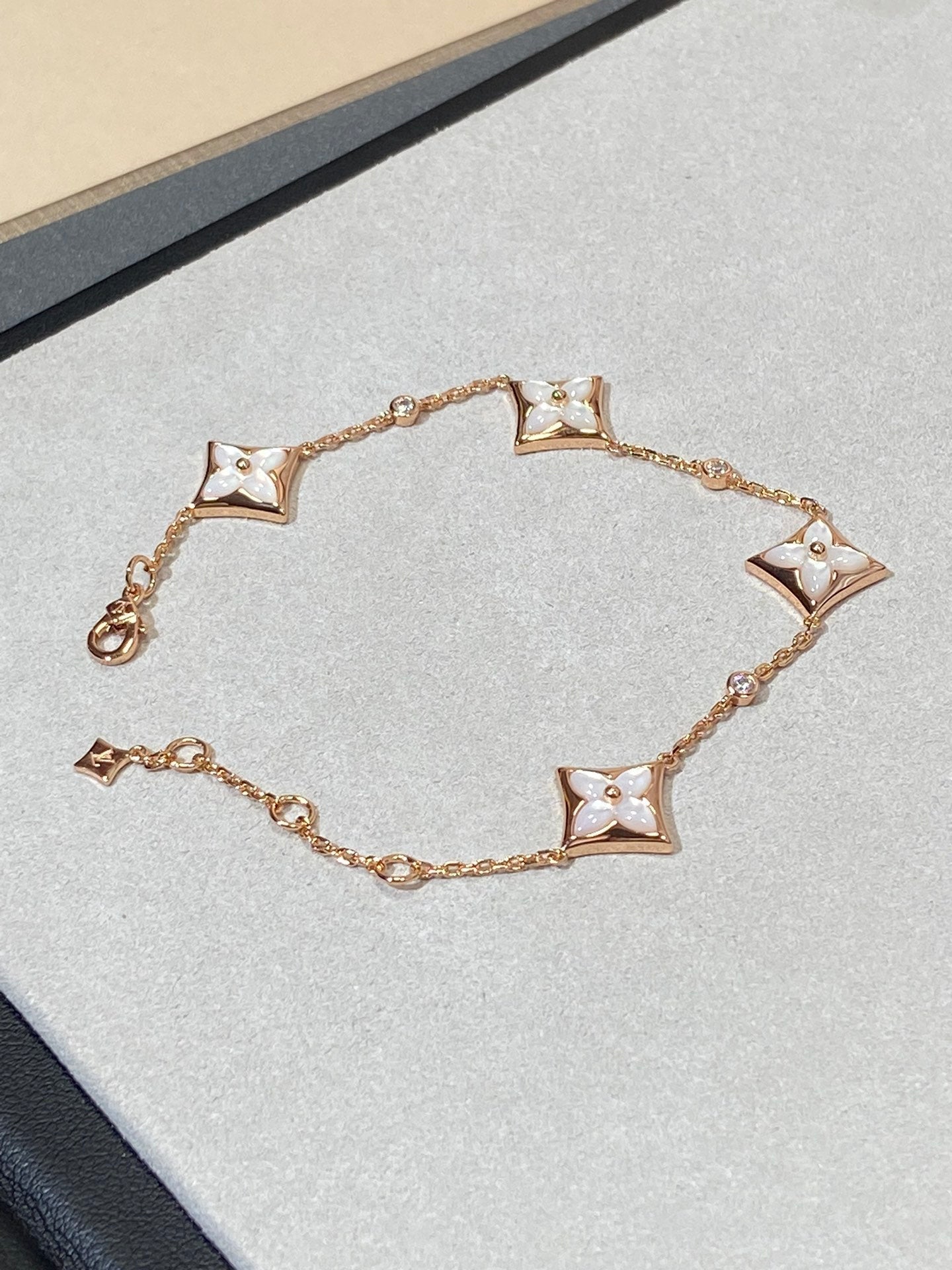 [✨ROSE✨]STAR 4 MOTIF MOP DIAMOND PINK GOLD BRACELET