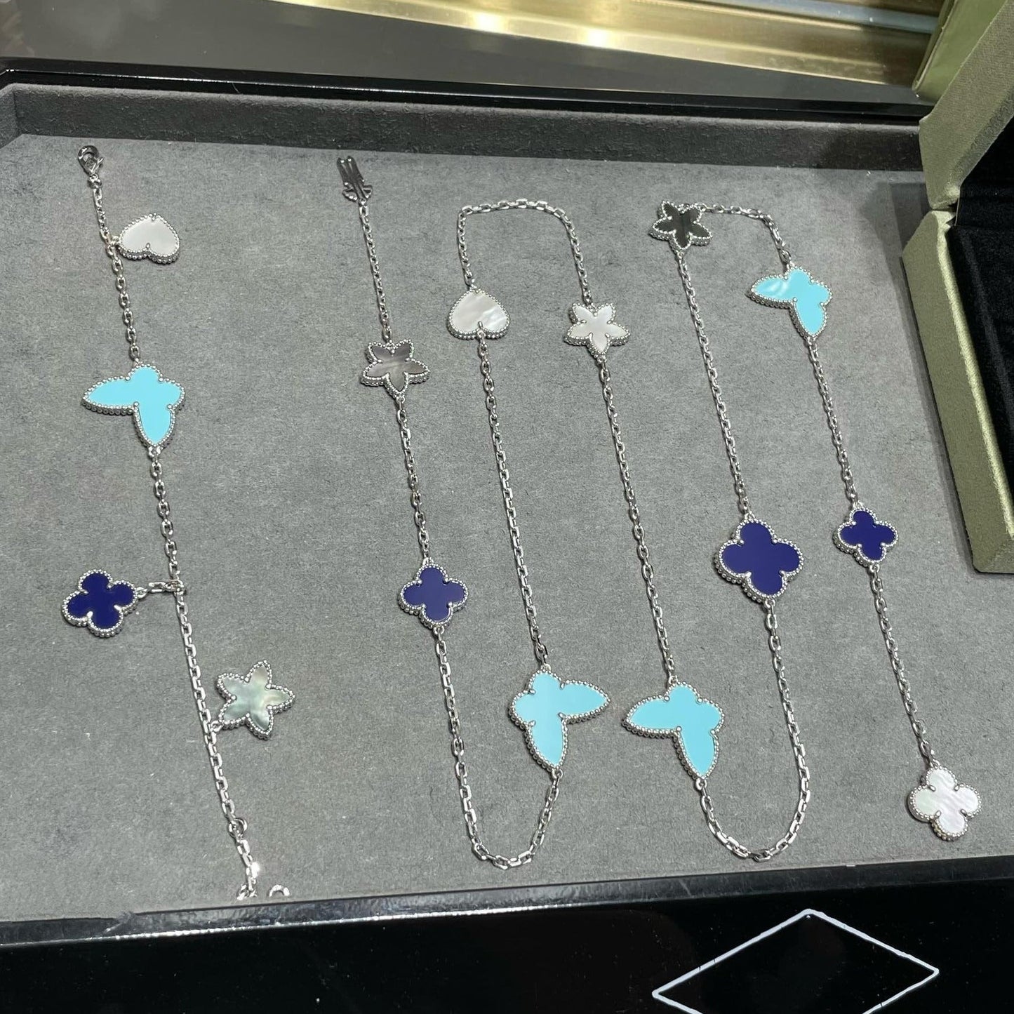 [✨ROSE✨]LUCKY CLOVER SILVER 11 MOTIF NECKLACE