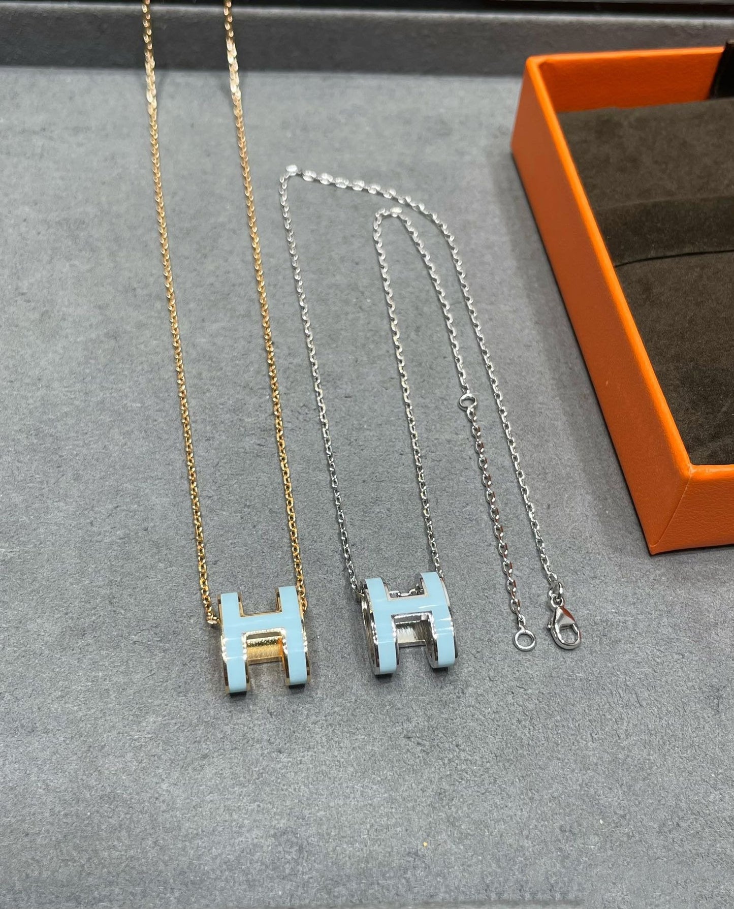 [✨ROSE✨]POP H SKY BLUE NECKLACE