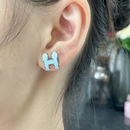 [✨ROSE✨]POP H SKY BLUE STUD EARRINGS