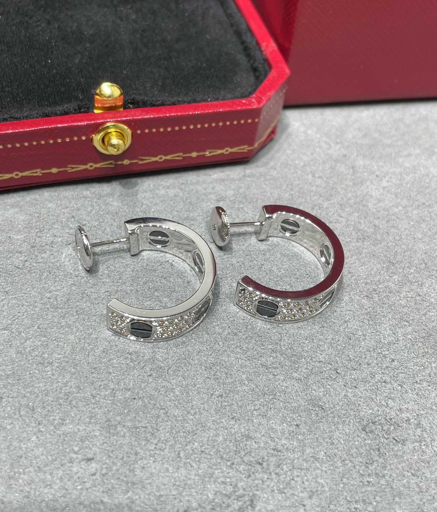 [✨ROSE✨]LOVE CERAMIC DIAMOND PAVED SILVER EARRINGS