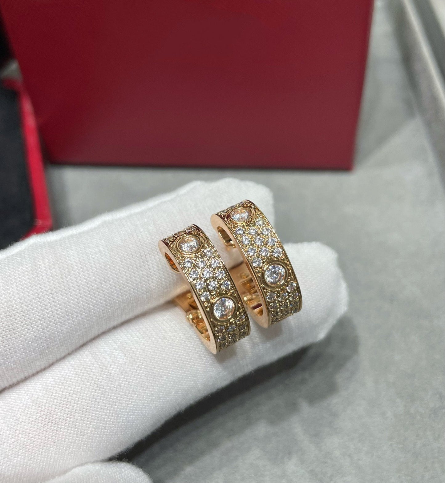 [✨ROSE✨]LOVE 5.5MM DIAMOND PAVED EARRINGS