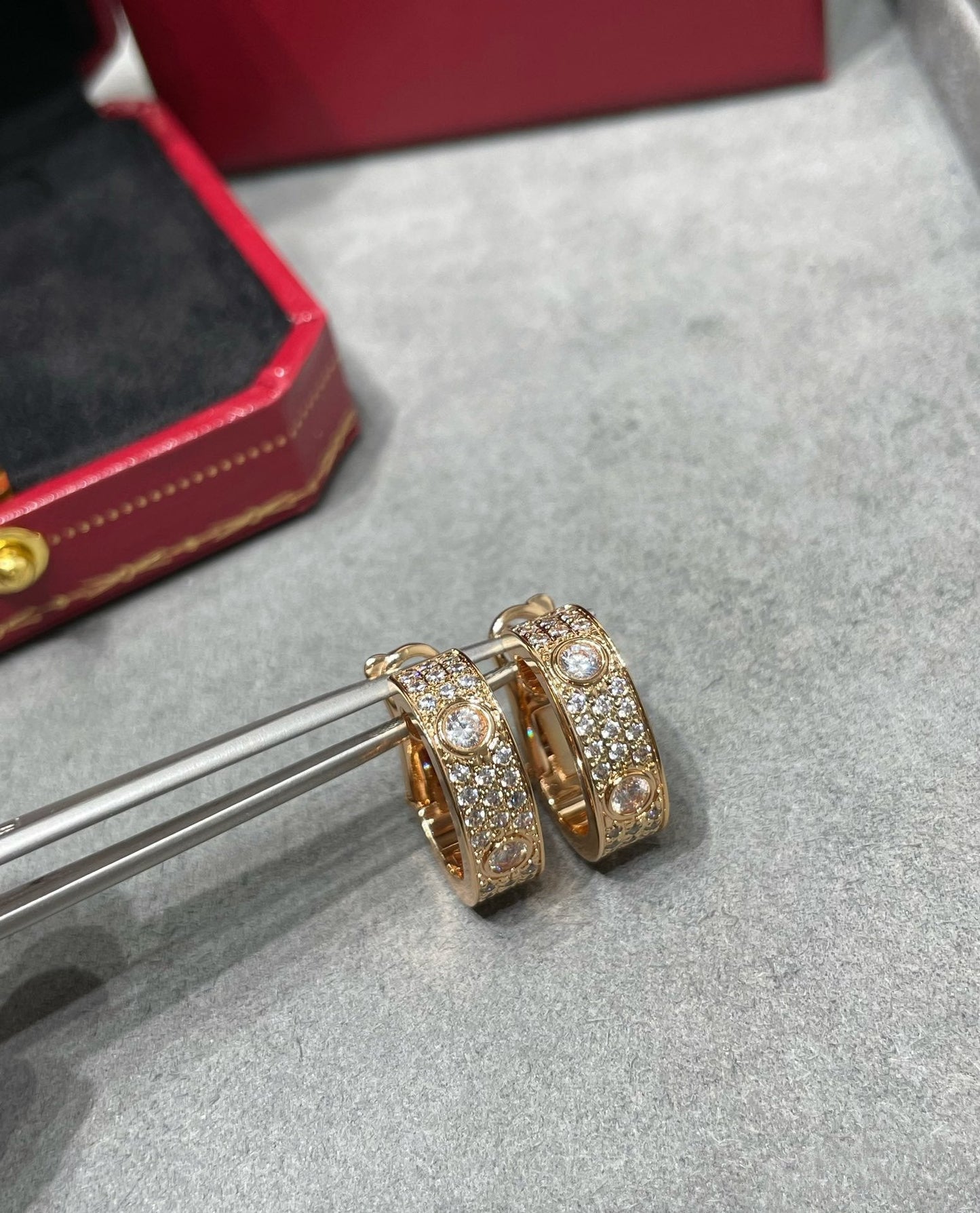 [✨ROSE✨]LOVE 5.5MM DIAMOND PAVED EARRINGS