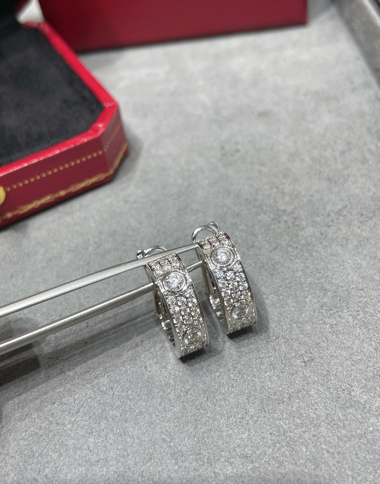 [✨ROSE✨]LOVE 5.5MM DIAMOND PAVED EARRINGS