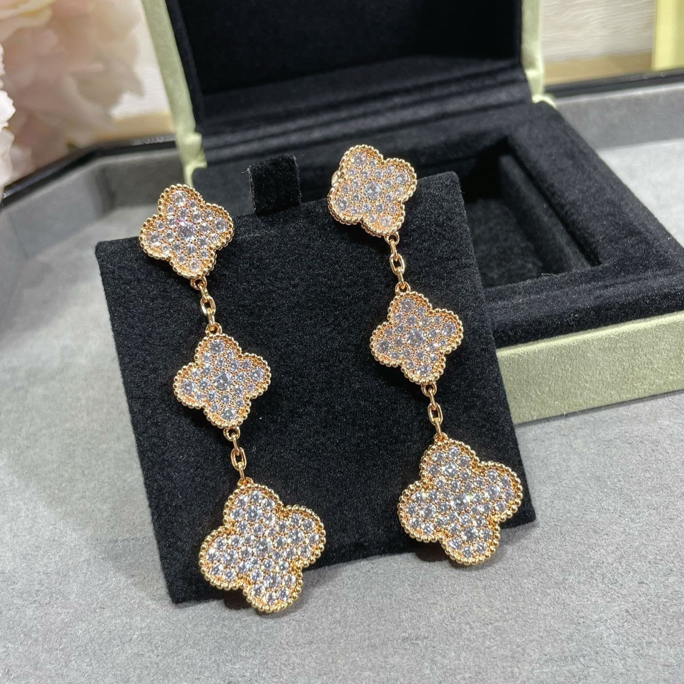 [✨ROSE✨]CLOVER 3 MOTIFS DIAMOND PAVED ROSE GOLD EARRINGS