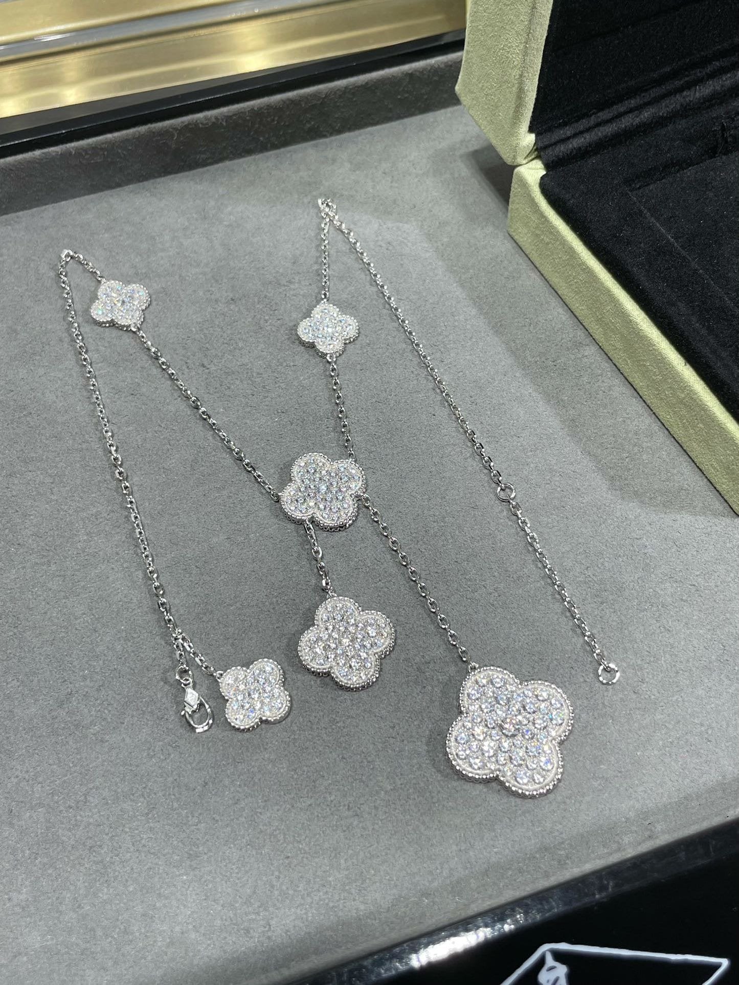 [✨ROSE✨]CLOVER 6 MOTIF DIAMOND PAVED NECKLACE