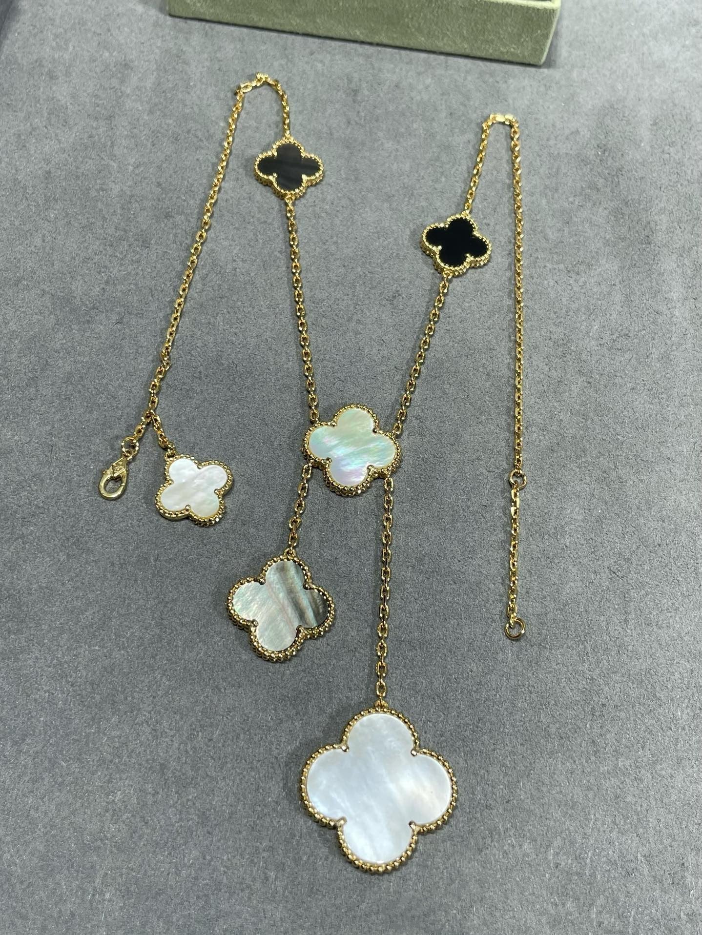 [✨ROSE✨]CLOVER 6 MOTIF MOP ONYX GOLD NECKLACE