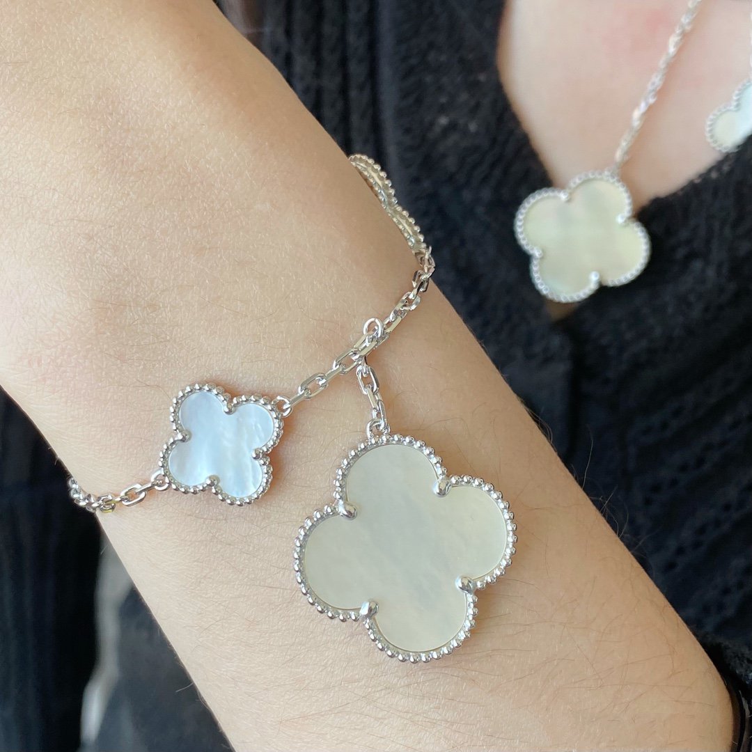 [✨ROSE✨]CLOVER 5 MOTIF WHITE MOP SILVER BRACELET