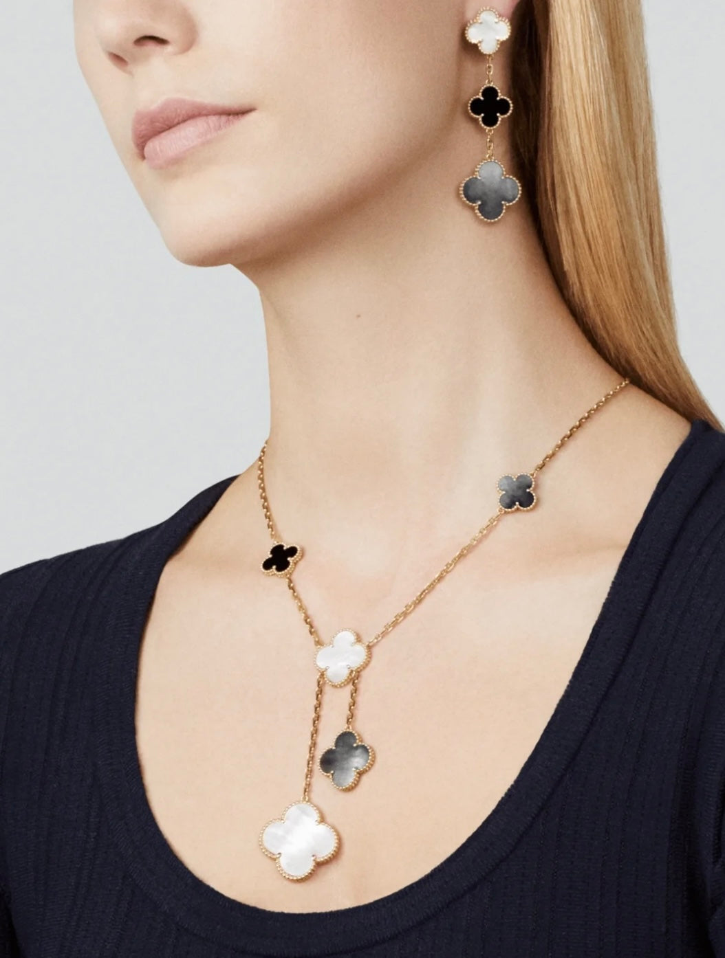 [✨ROSE✨]CLOVER 3 MOTIF MOP ONYX DARK MOP PINK GOLD EARRINGS