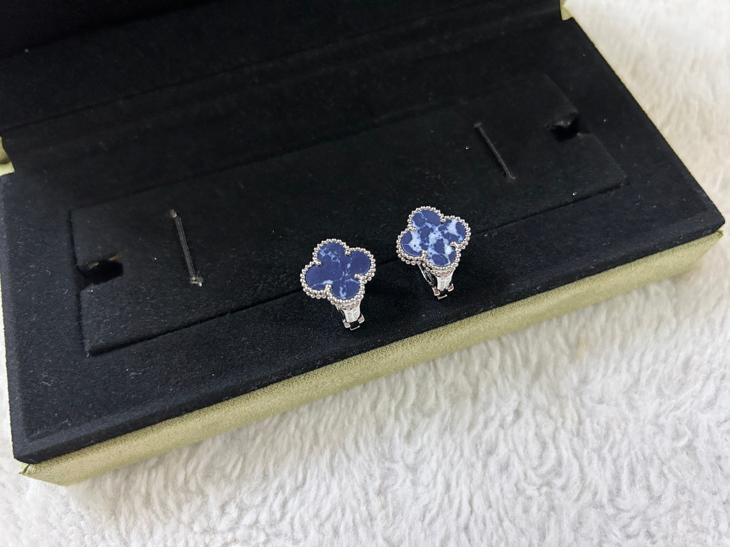 [✨ROSE✨]CLOVER PIETERSITE MEDIUM STUD EARRINGS