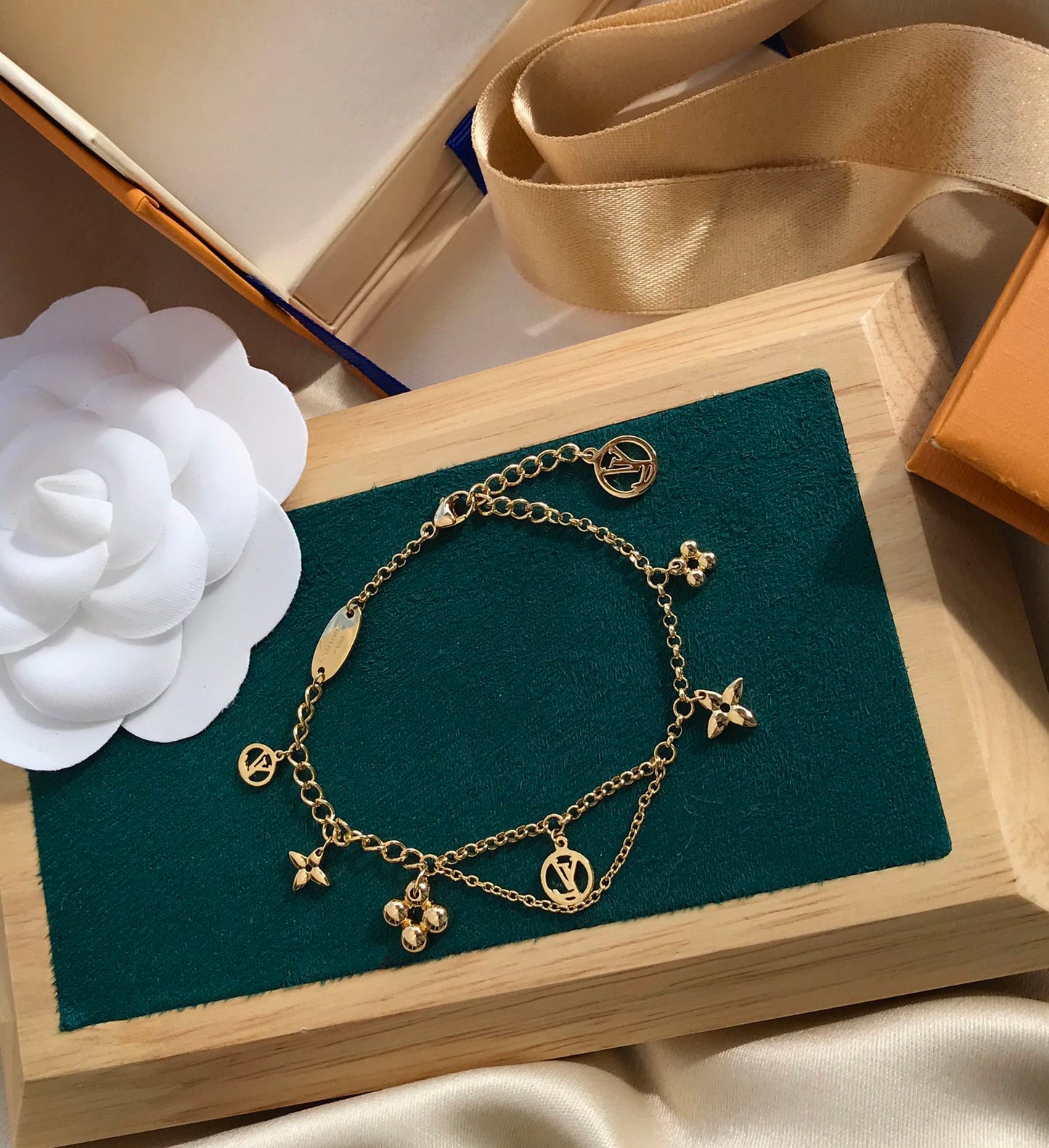 [✨ROSE✨]BLOOMING PINK GOLD MOP BRACELET