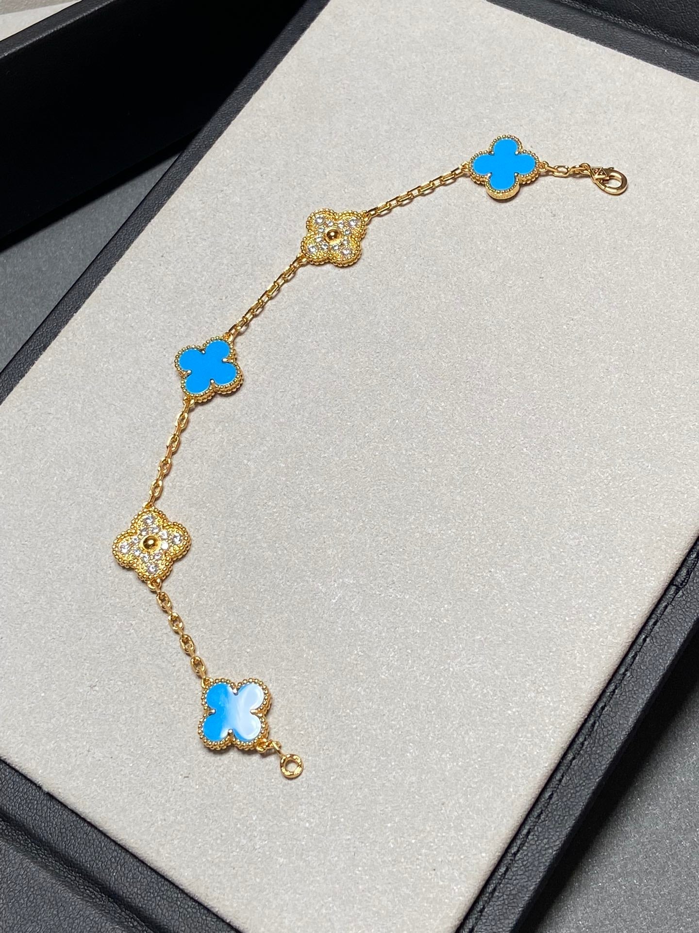[✨ROSE✨]CLOVER 5 MOTIF BLUE CHALCEDONY DIAMOND GOLD BRACELET