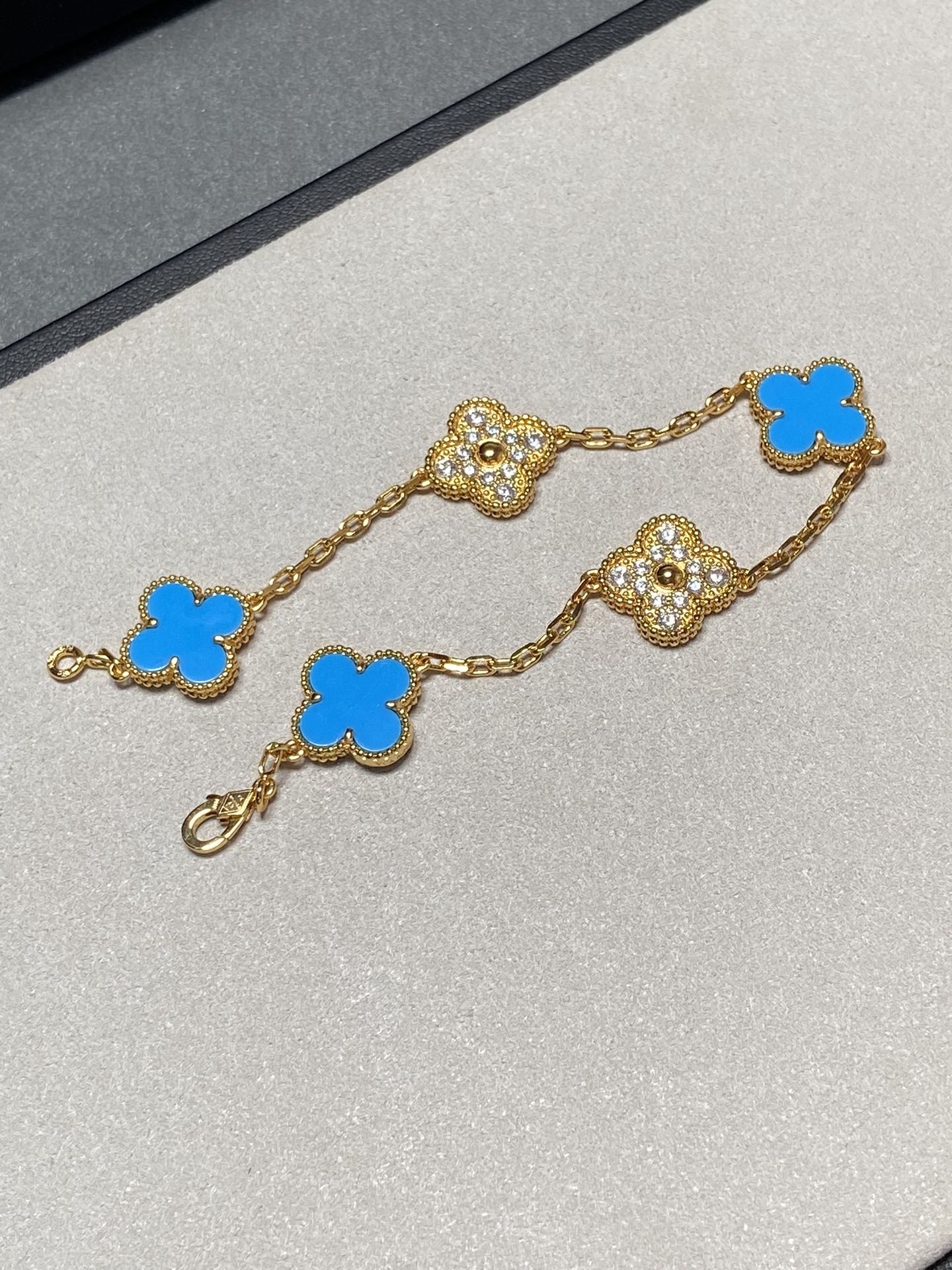 [✨ROSE✨]CLOVER 5 MOTIF BLUE CHALCEDONY DIAMOND GOLD BRACELET