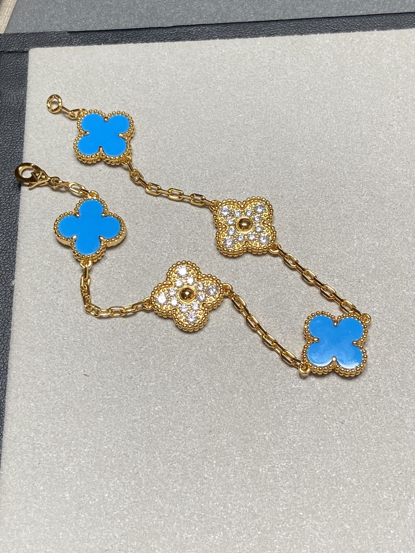 [✨ROSE✨]CLOVER 5 MOTIF BLUE CHALCEDONY DIAMOND GOLD BRACELET