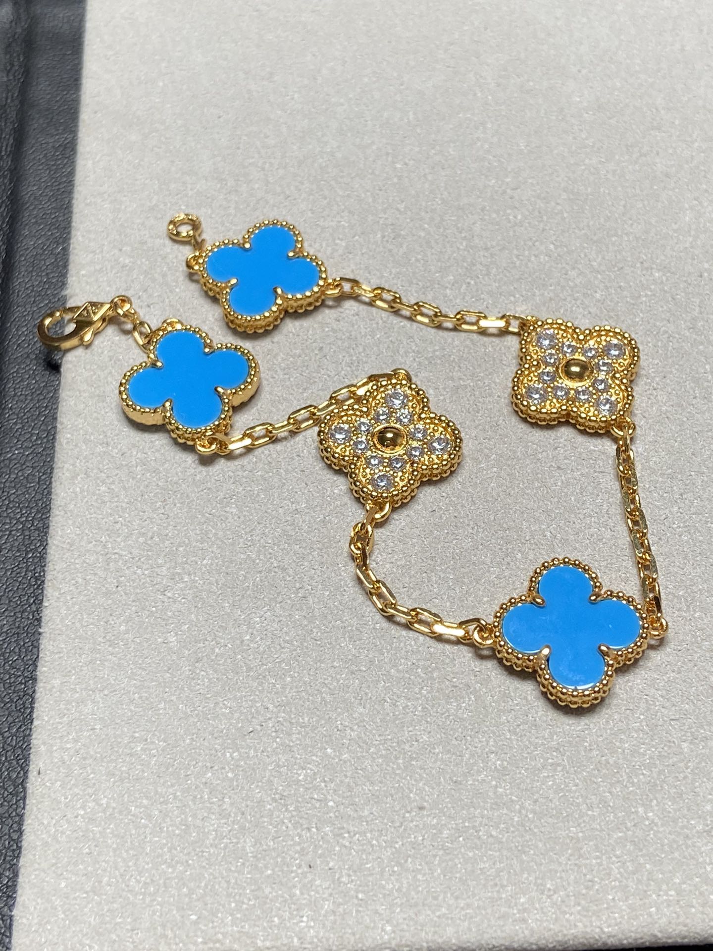 [✨ROSE✨]CLOVER 5 MOTIF BLUE CHALCEDONY DIAMOND GOLD BRACELET