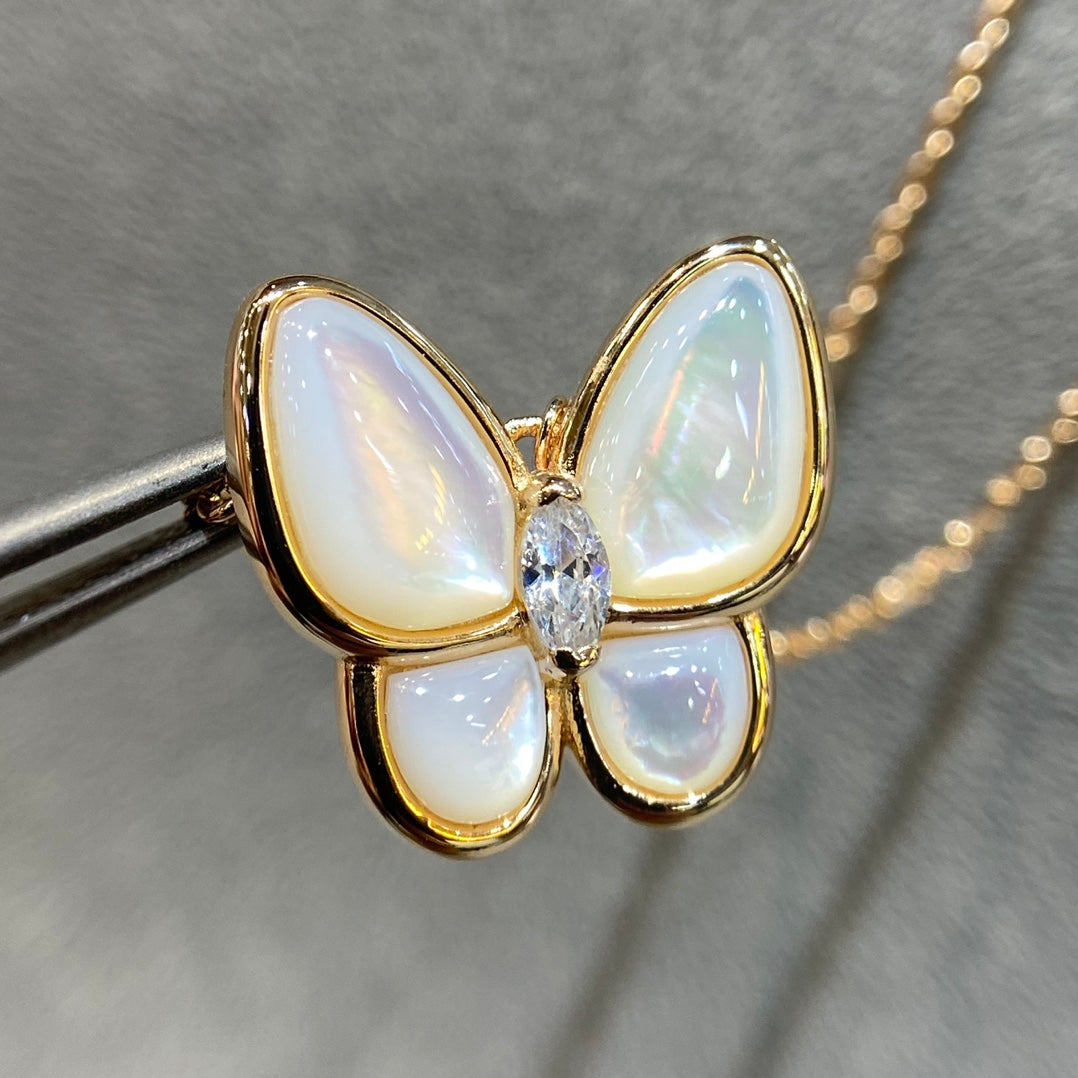 [✨ROSE✨]BUTTERFLY MOP DIAMOND NECKLACE