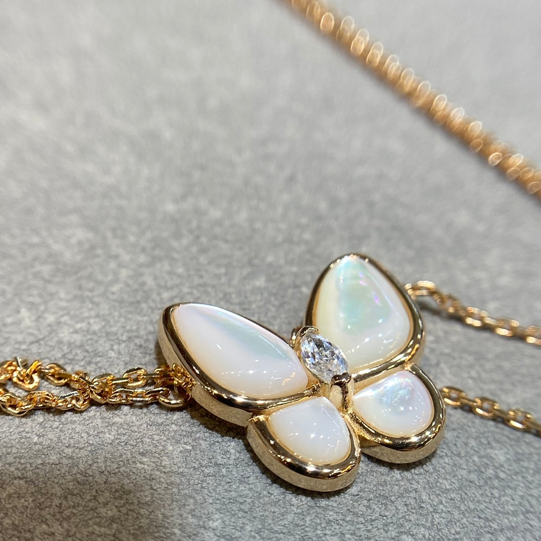[✨ROSE✨]BUTTERFLY MOP DIAMOND NECKLACE