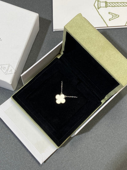 [✨ROSE✨]CLOVER MEDIUM SILVER WHITE MOP NECKLACE