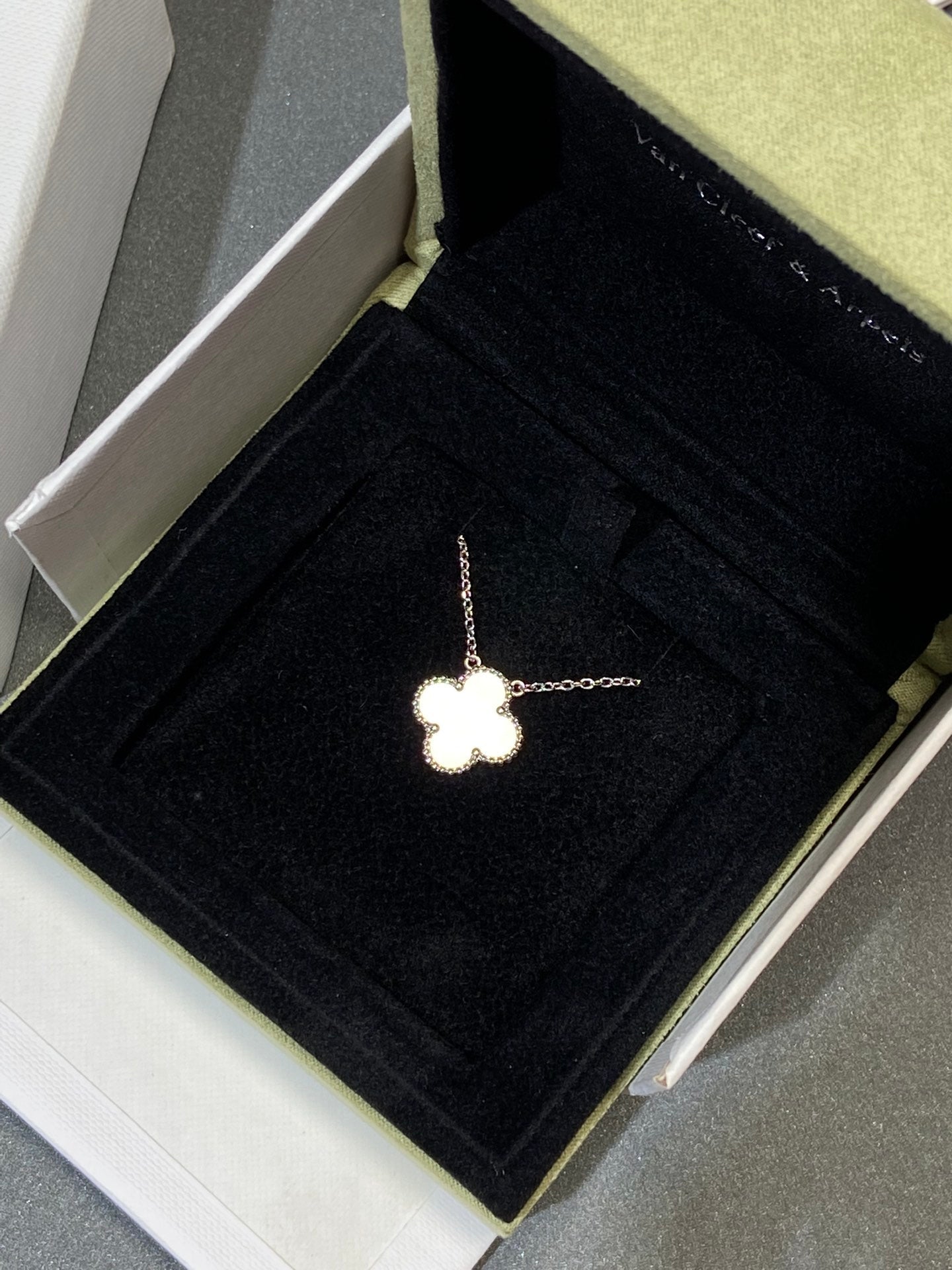 [✨ROSE✨]CLOVER MEDIUM SILVER WHITE MOP NECKLACE