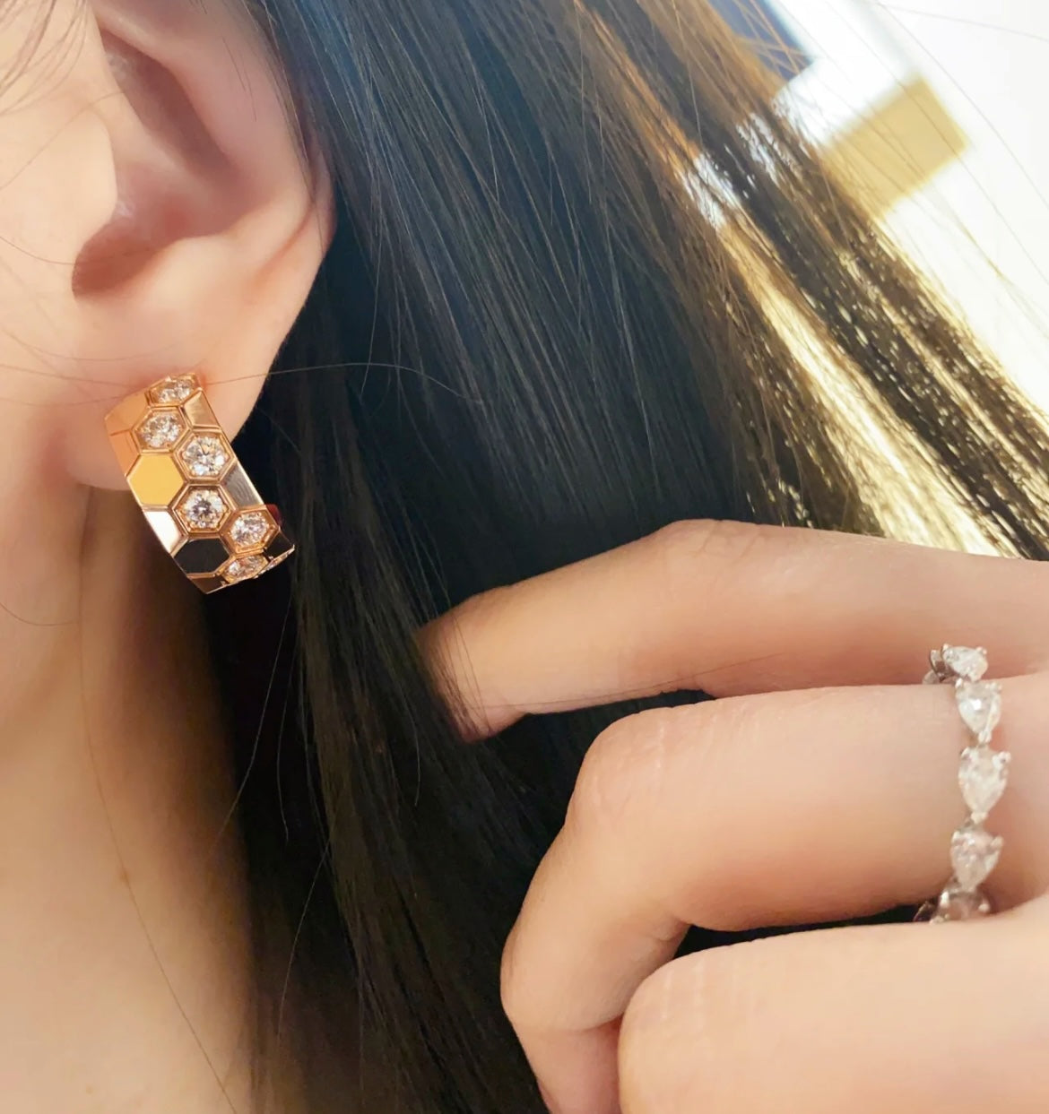 [✨ROSE✨]BEE LOVE DIAMOND HOOP EARRINGS