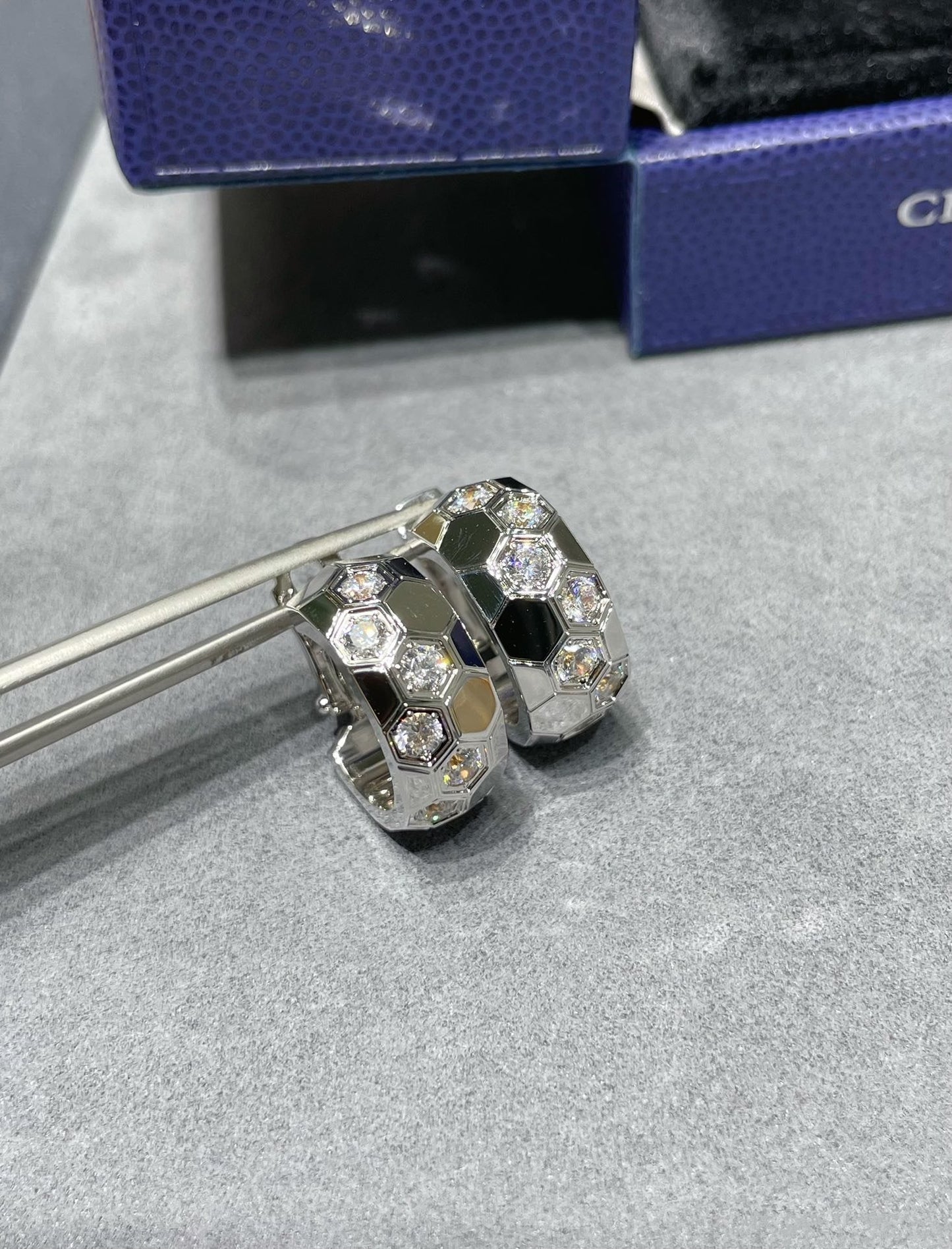 [✨ROSE✨]BEE LOVE DIAMOND HOOP EARRINGS