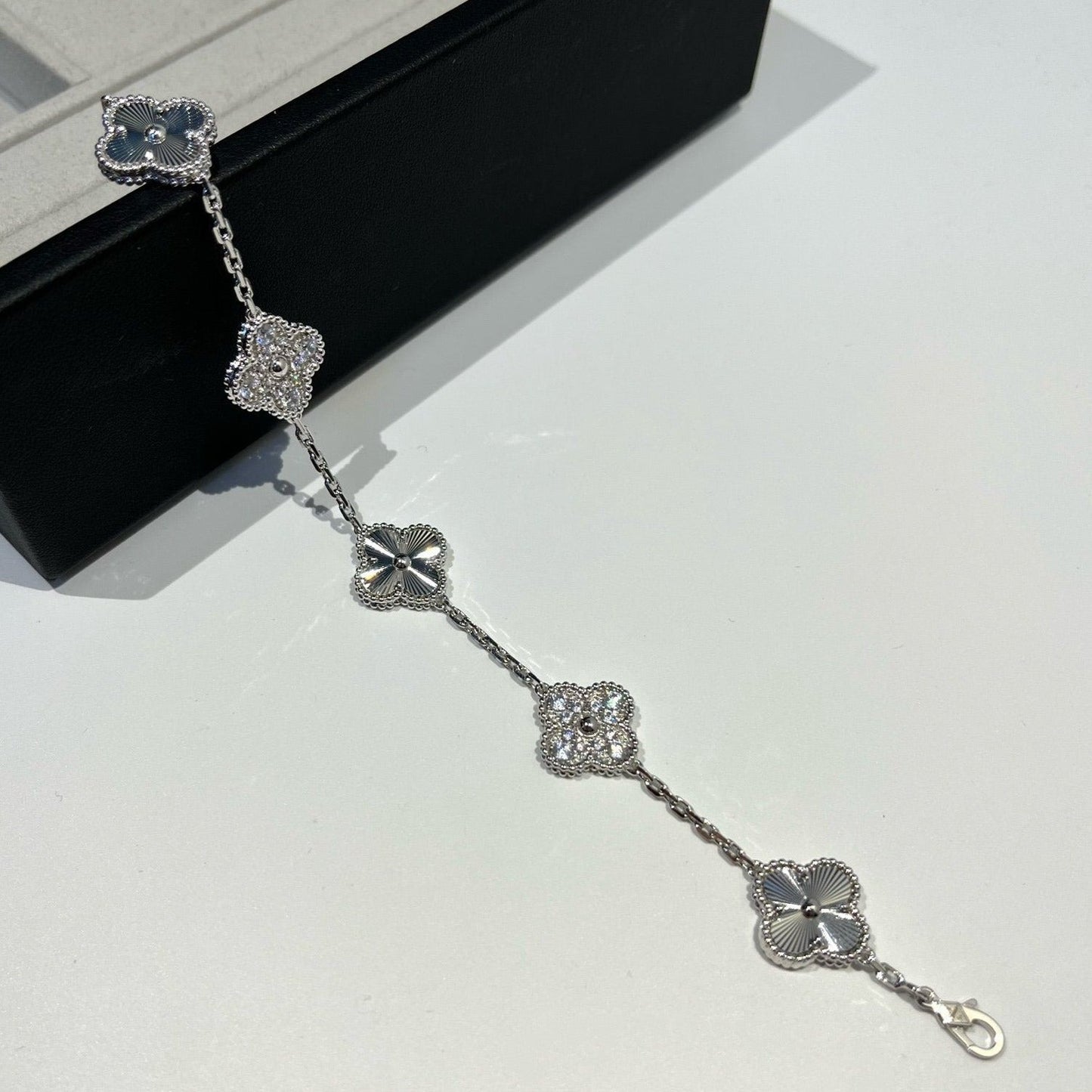 [✨ROSE✨]CLOVER 5 MOTIF SILVER DIAMOND BRACELET