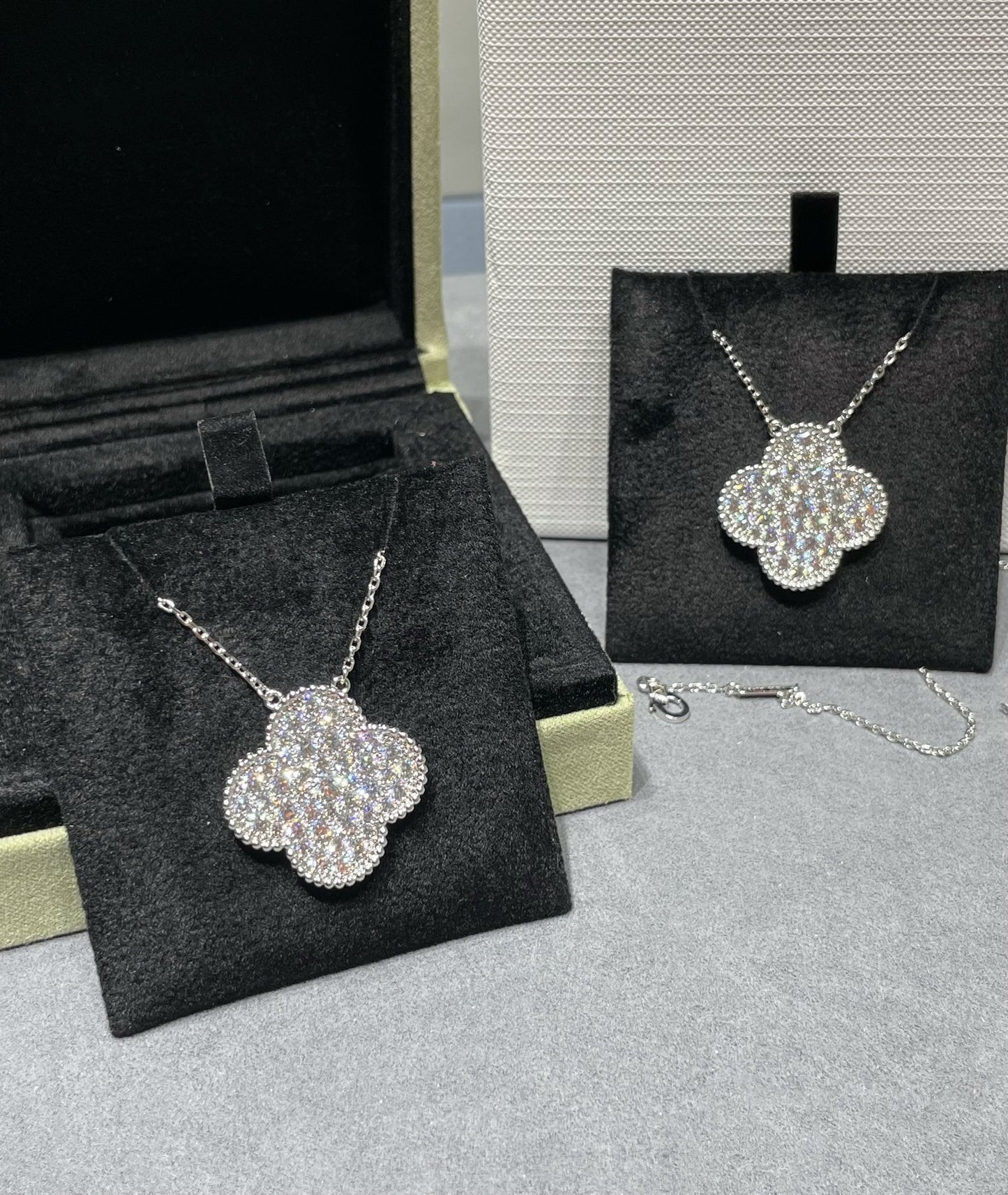 [✨ROSE✨]CLOVER 25MM LARGE PENDANT DIAMOND PAVED SILVER NECKLACE