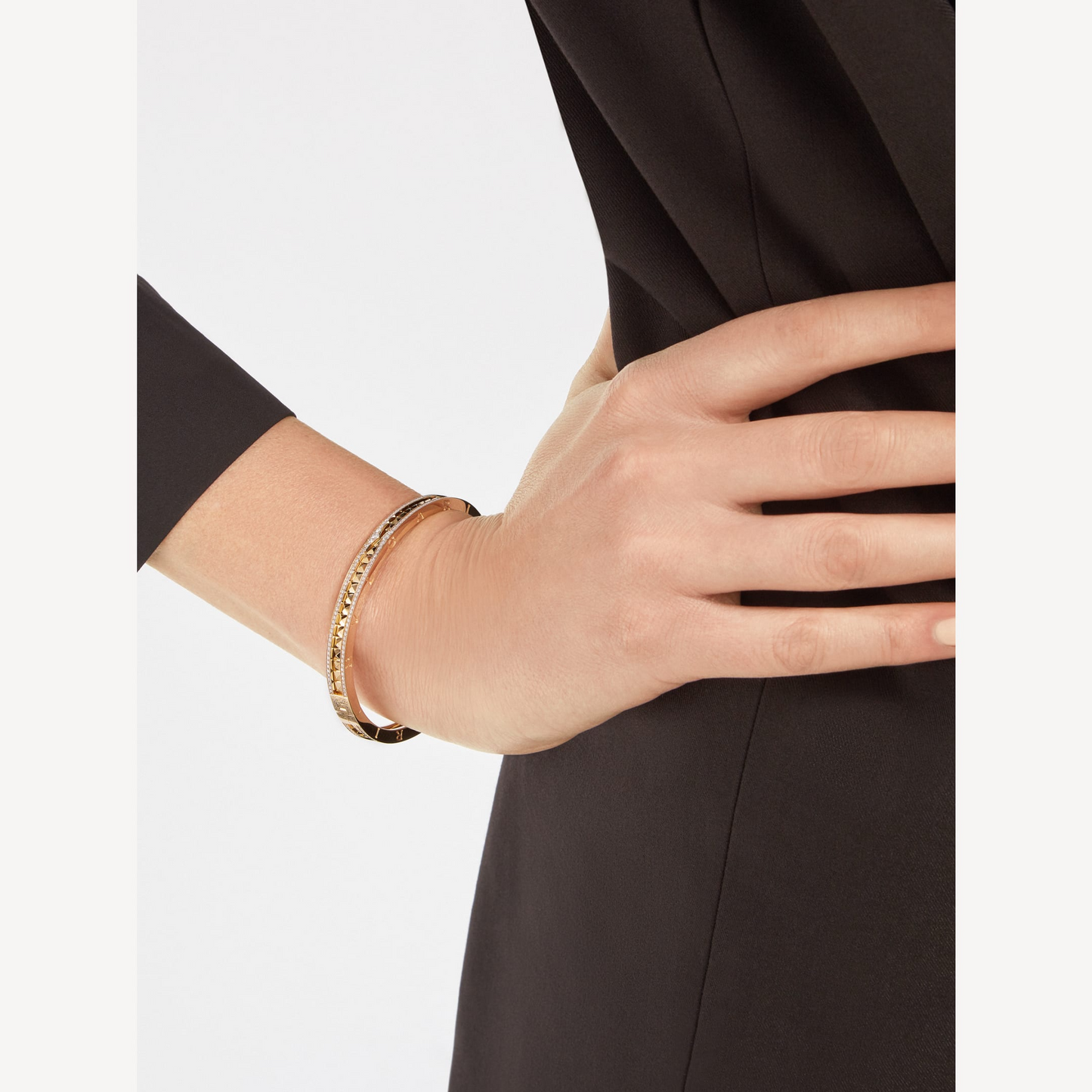 [✨ROSE✨]ZERO 1 SPIRAL AND PAVED DIAMOND GOLD BRACELET