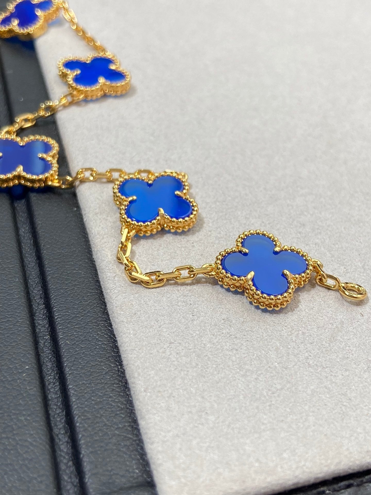 [✨ROSE✨]CLOVER 5 MOTIFS PRUSSIA BLUE BRACELET