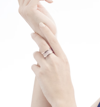[✨ROSE✨]ZERO 1 WITH PAVED DIAMONDS ON THE SPIRAL RING