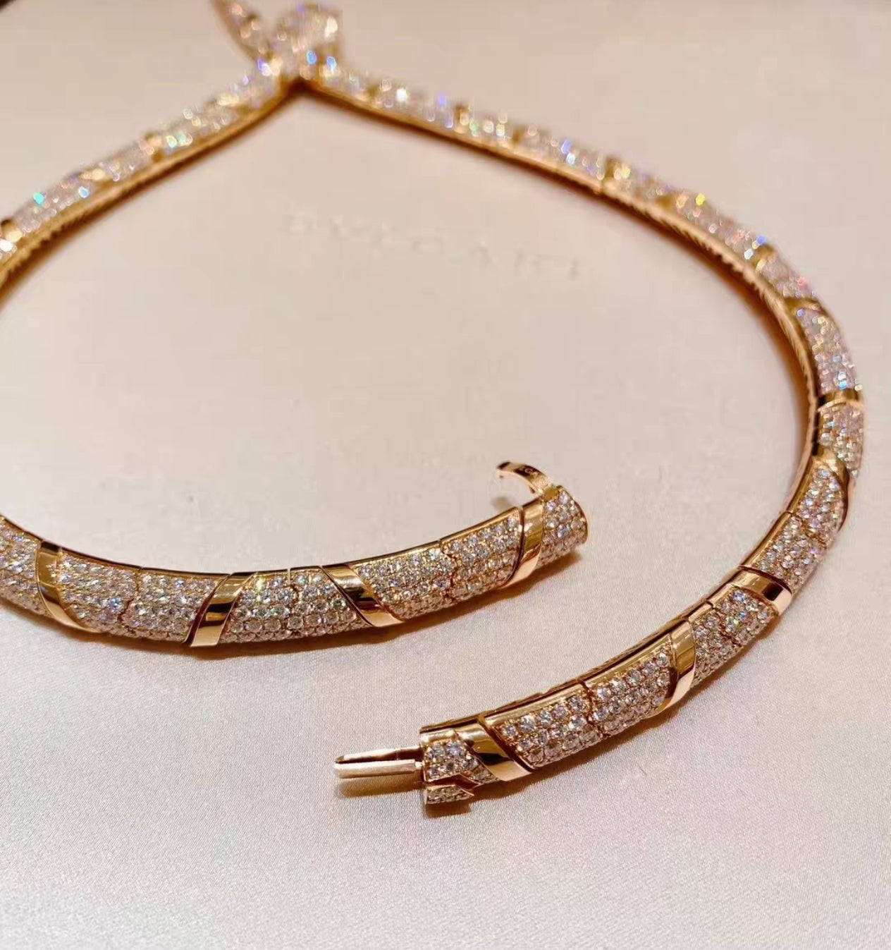 [✨ROSE✨ ]HAUTE COUTURE GOLD SERPENTI NECKLACE