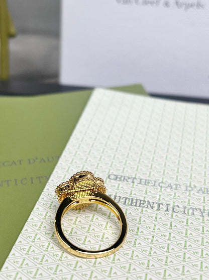 [✨ROSE✨]CLOVER TIGER'S EYE RING GOLD DIAMOND