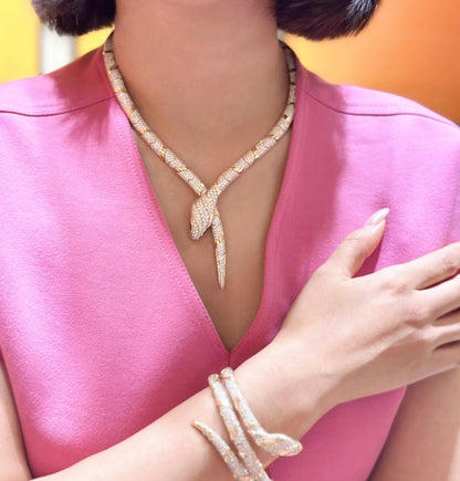 [✨ROSE✨ ]HAUTE COUTURE GOLD SERPENTI NECKLACE