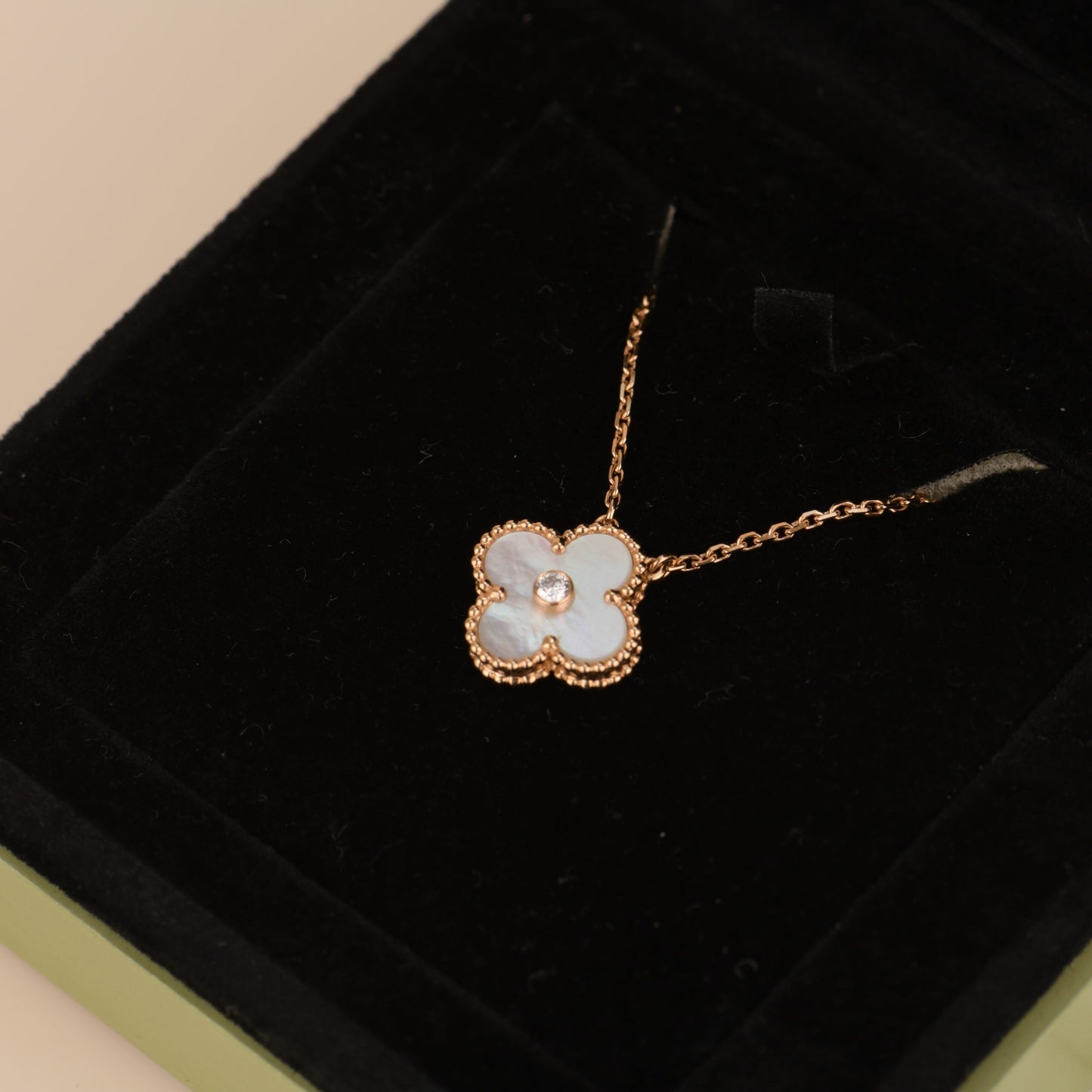 [✨ROSE✨]CLOVER 15MM DIAMOND WHITE FRITILLARIA NECKLACE
