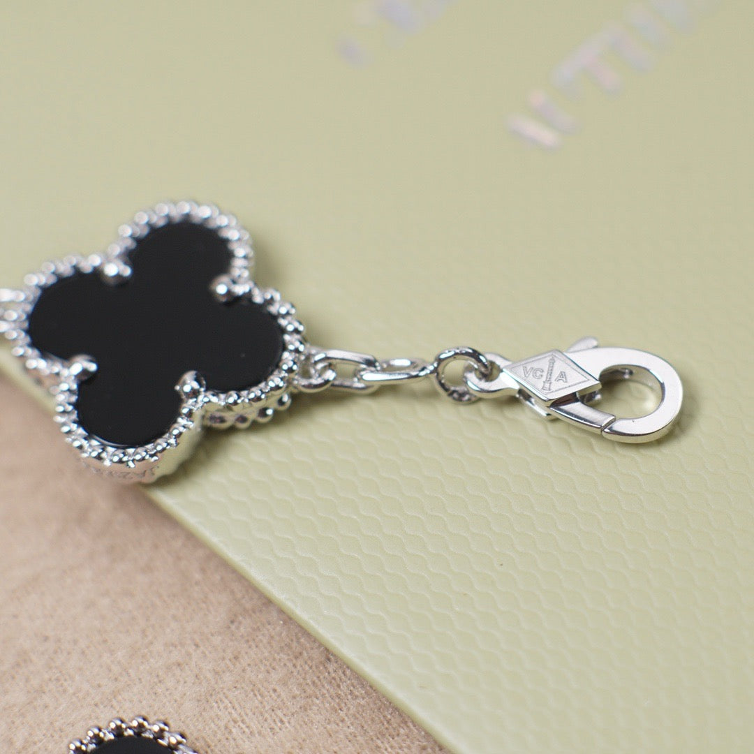 [✨ROSE✨]CLOVER 5 MOTIF ONYXS  BRACELET SILVER