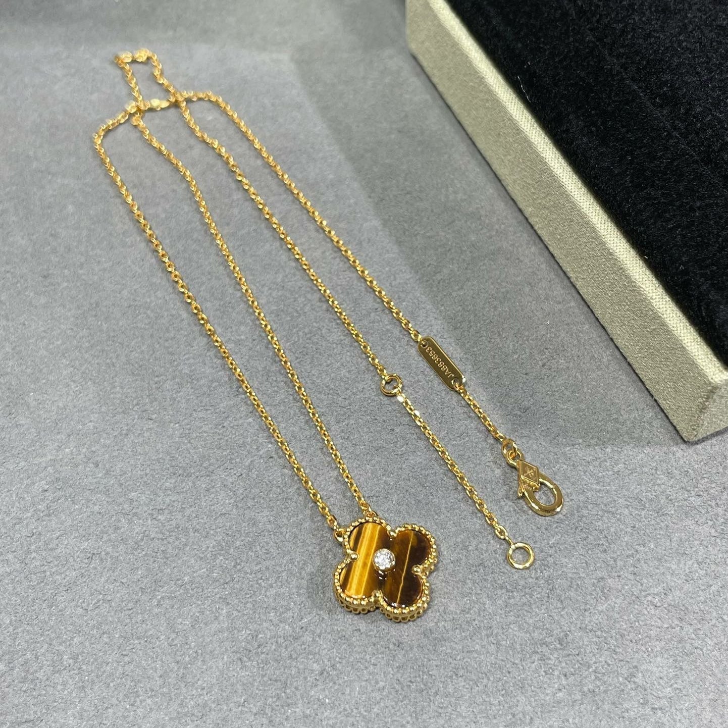 [✨ROSE✨]CLOVER 15MM DIAMOND AND YELLOW TIGER'S EYE AGATE necklace