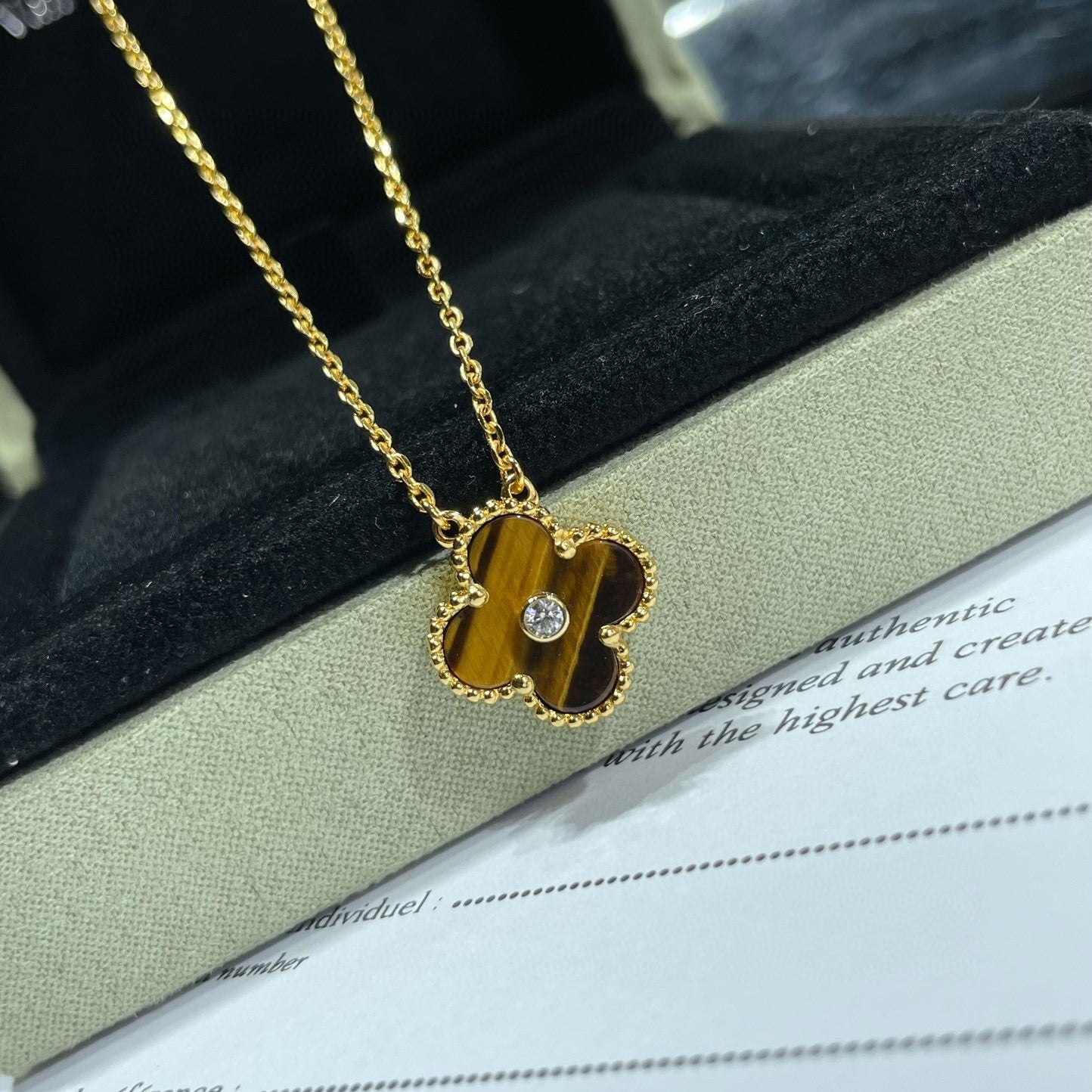 [✨ROSE✨]CLOVER 15MM DIAMOND AND YELLOW TIGER'S EYE AGATE necklace